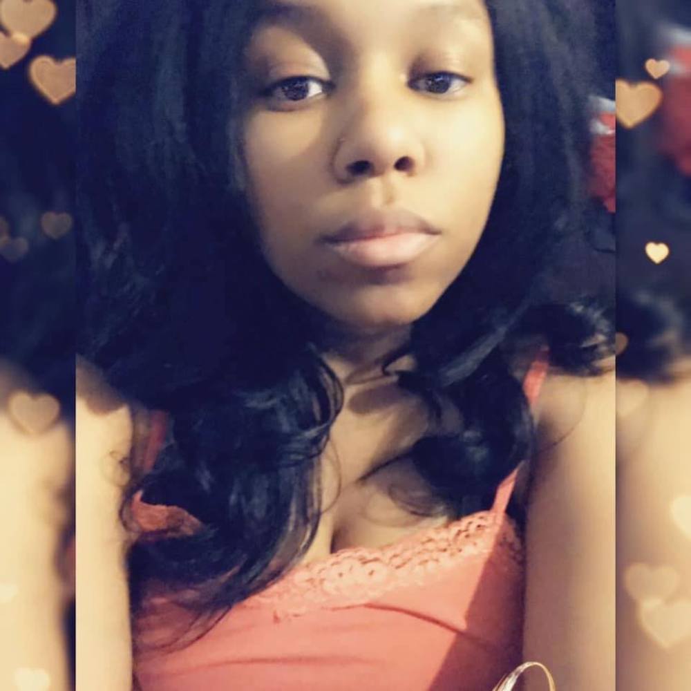 Meet your Posher, Alexia